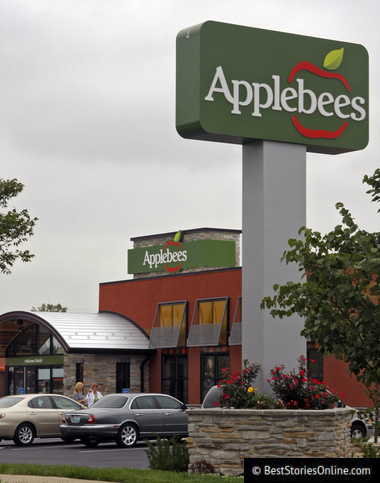 The Miami Applebee’s Bonndersman attempted to burn down for refusing his refund request.